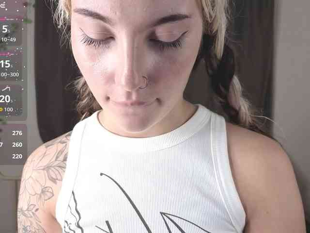 MeganFOXYYY webcam