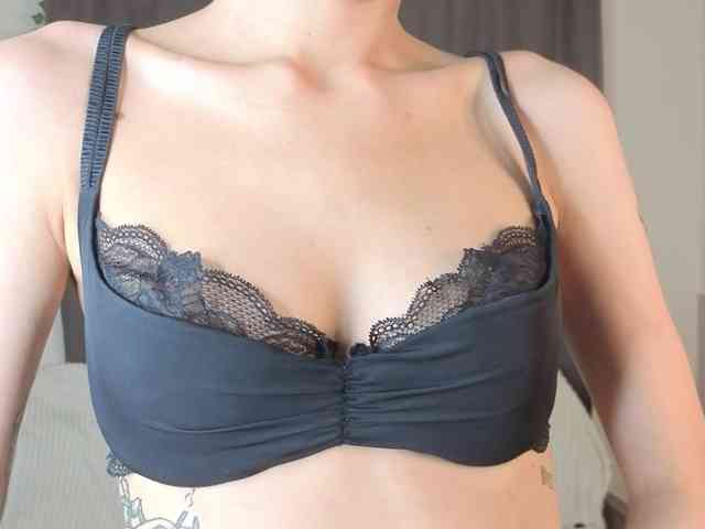 MeganFOXYYY webcam