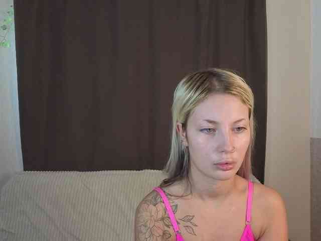 MeganFOXYYY webcam
