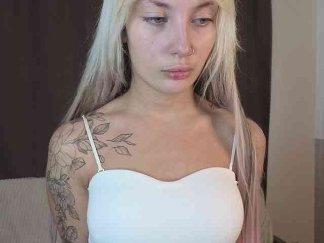 MeganFOXYYY webcam