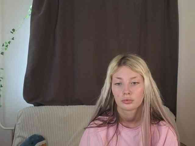 MeganFOXYYY webcam