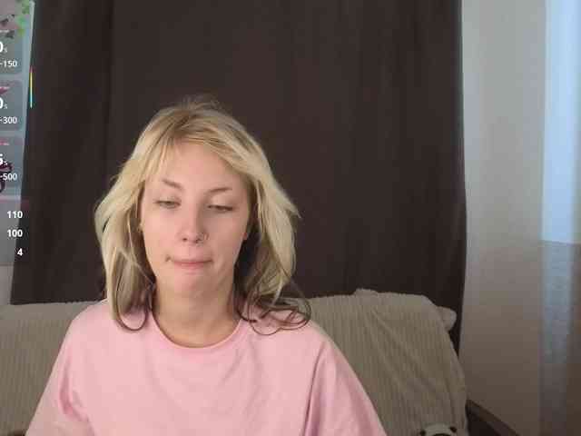 MeganFOXYYY webcam