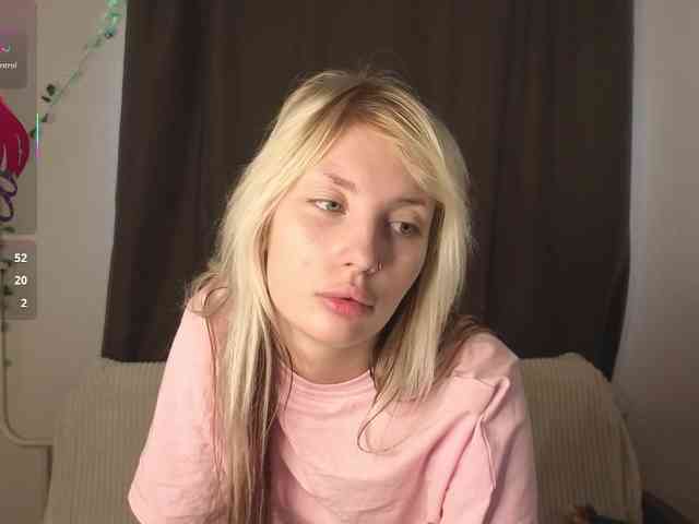 MeganFOXYYY webcam