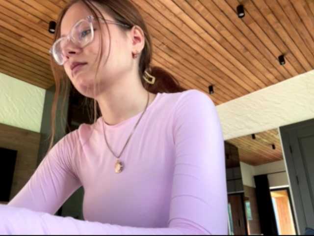 nickalicka live cam on BongaCams
