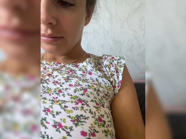 Lovelygirls1 live cam on BongaCams