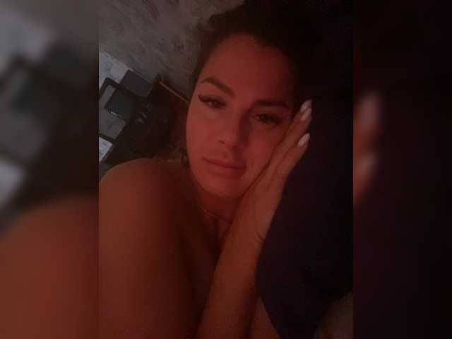 Lovelygirls1 live cam on BongaCams
