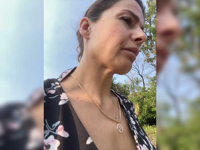 Lovelygirls1 live cam on BongaCams