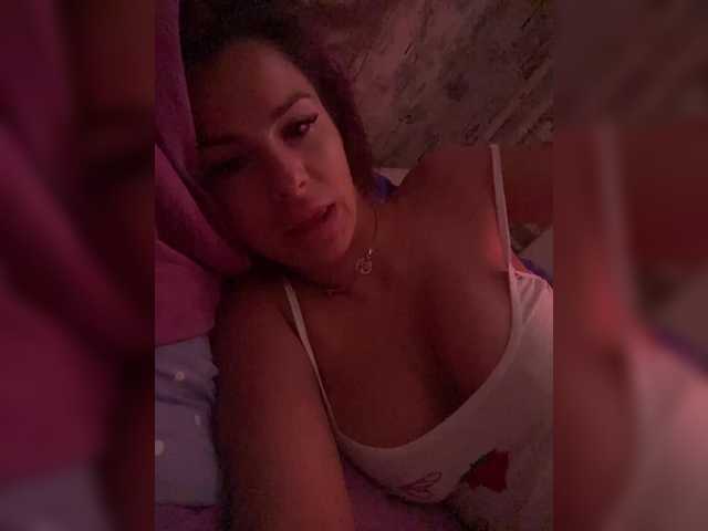 Lovelygirls1 live cam on BongaCams