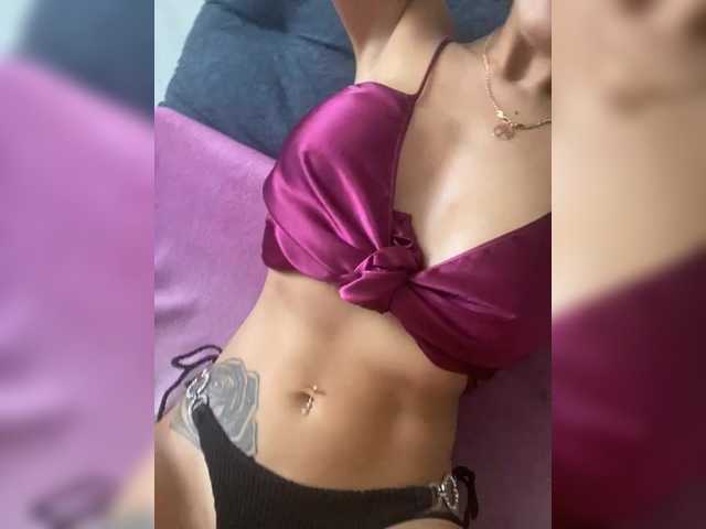 Lovelygirls1 live cam on BongaCams