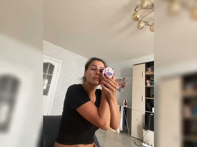 Lovelygirls1 live cam preview