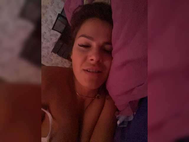Lovelygirls1 live cam on BongaCams