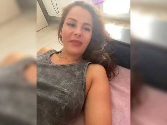 Lovelygirls1 live cam on BongaCams