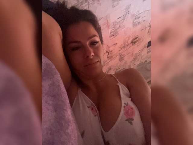 Lovelygirls1 live cam on BongaCams