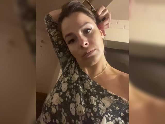 Lovelygirls1 live cam on BongaCams