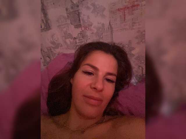 Lovelygirls1 live cam on BongaCams