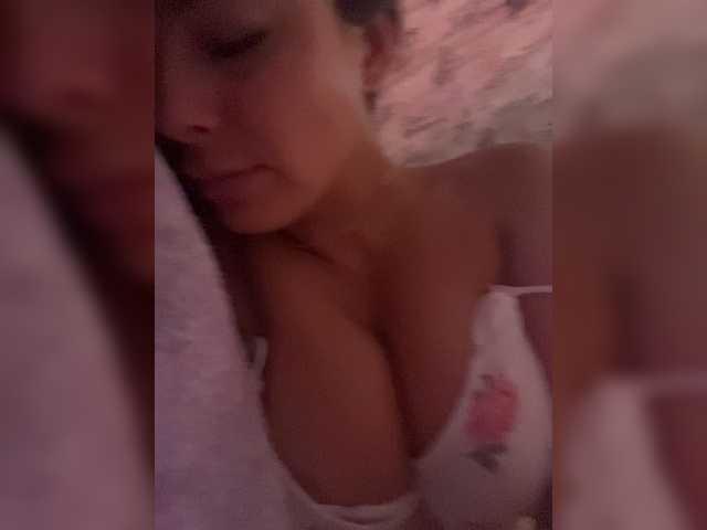 Lovelygirls1 live webcam show