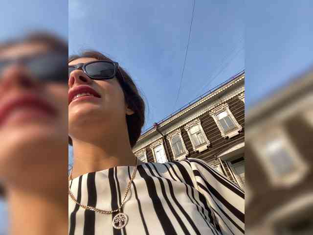 Lovelygirls1 webcam