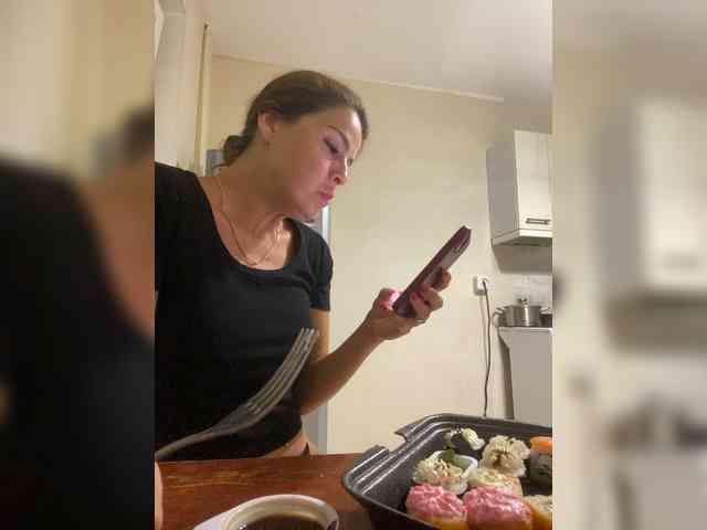 Lovelygirls1 webcam