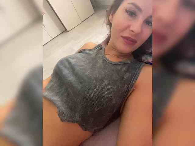 Lovelygirls1 webcam