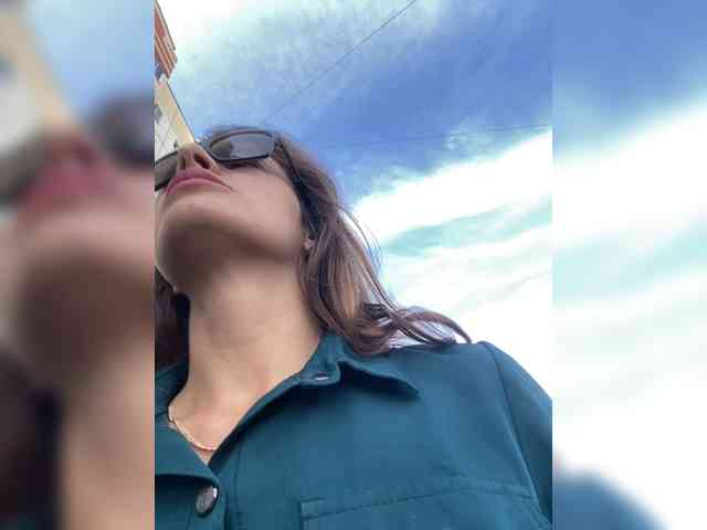 Lovelygirls1 webcam
