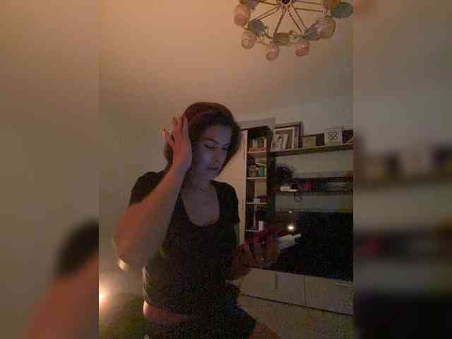 Lovelygirls1 webcam