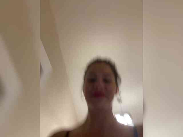Lovelygirls1 webcam