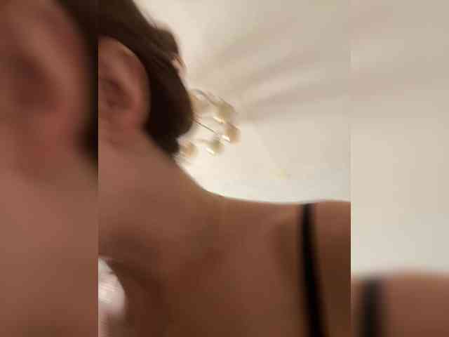 Lovelygirls1 webcam