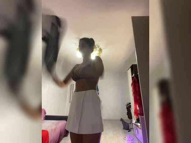 Lovelygirls1 webcam