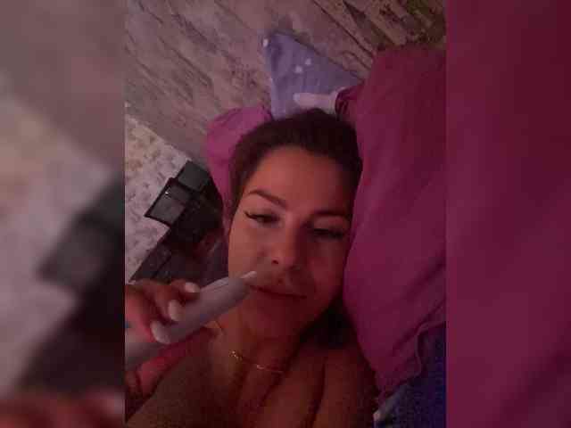 Lovelygirls1 webcam