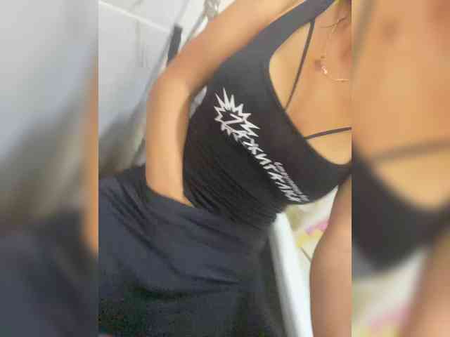 Lovelygirls1 webcam
