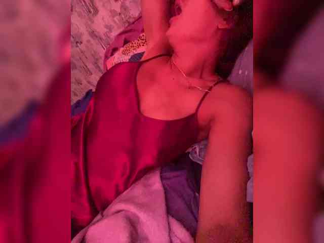 Lovelygirls1 webcam