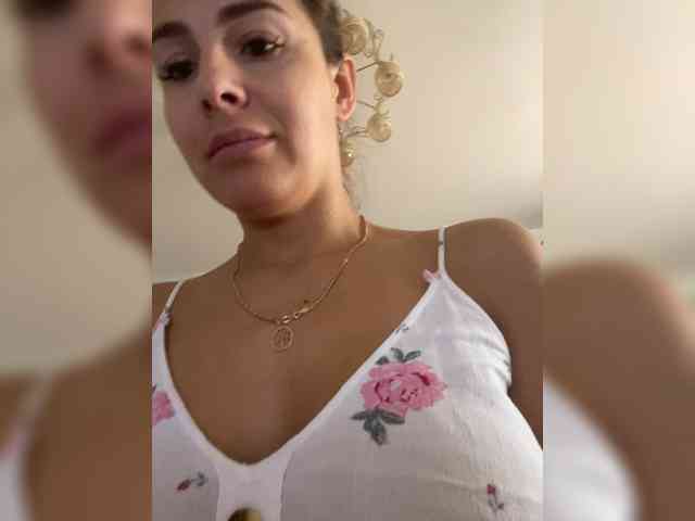 Lovelygirls1 webcam