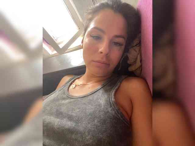 Lovelygirls1 webcam
