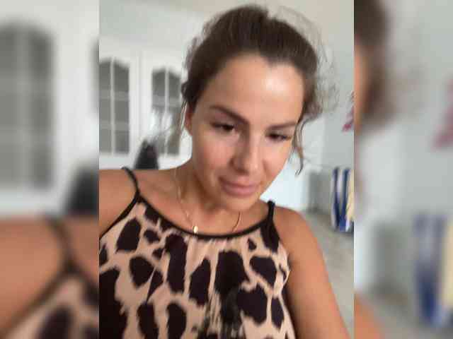 Lovelygirls1 webcam