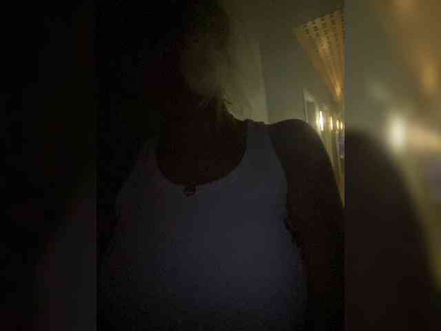 Lovelygirls1 webcam