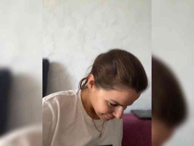 Lovelygirls1 webcam