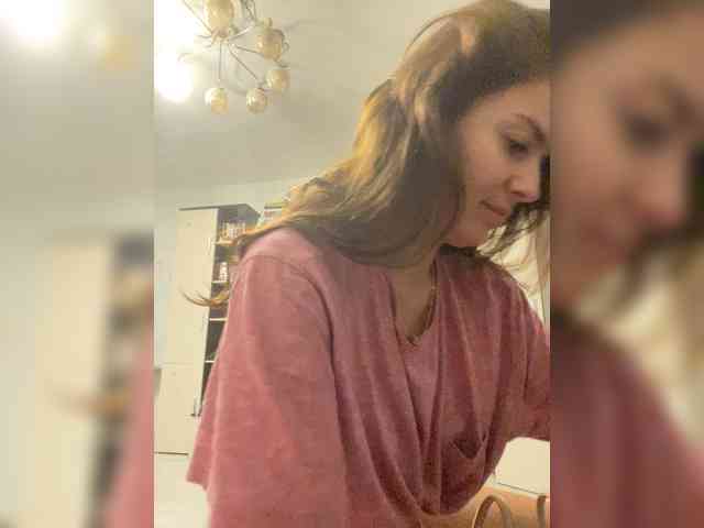 Lovelygirls1 webcam