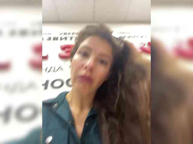 Lovelygirls1 webcam