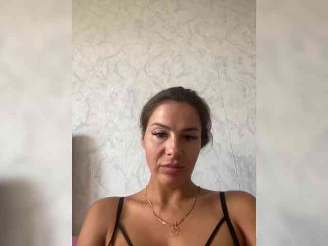Lovelygirls1 webcam