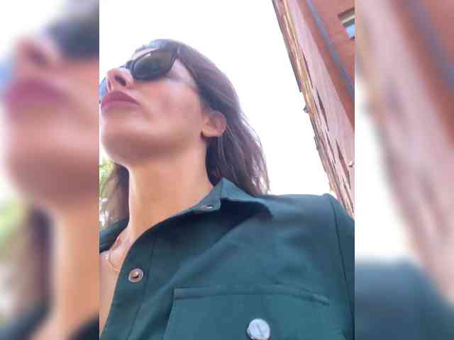 Lovelygirls1's cam show statistics and live stream