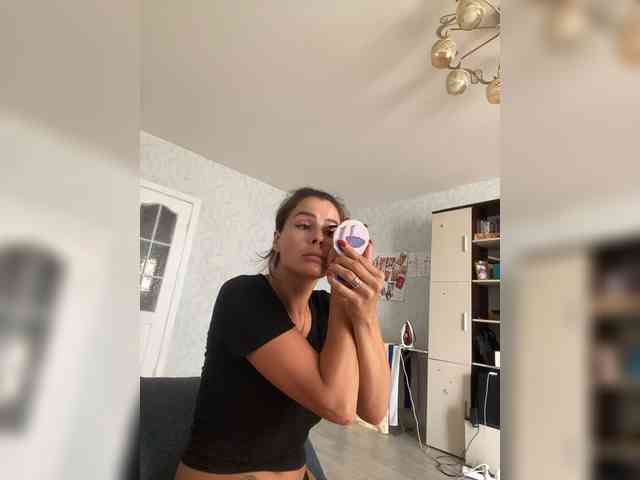 Lovelygirls1 webcam
