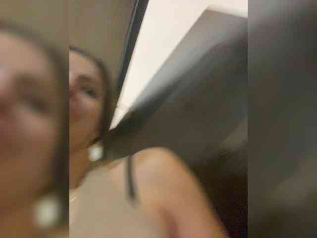 Lovelygirls1 webcam