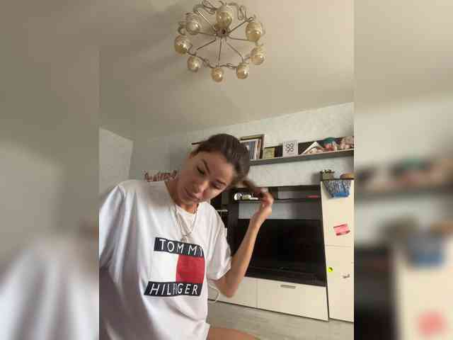 Lovelygirls1 webcam