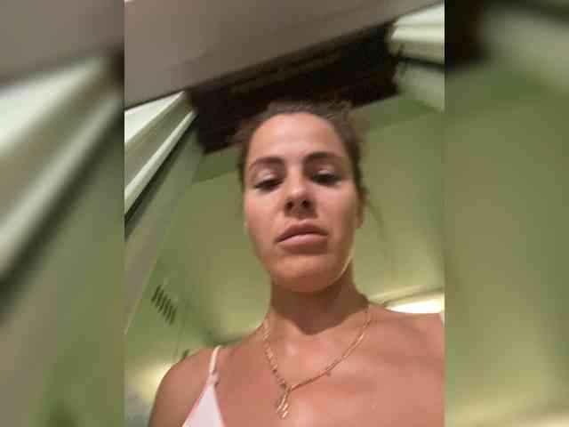 Lovelygirls1 webcam