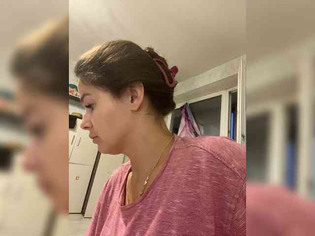 Lovelygirls1 webcam