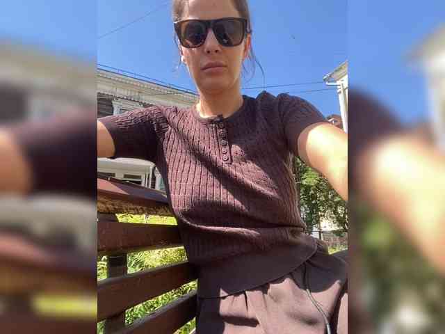 Lovelygirls1 webcam