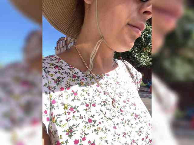 Lovelygirls1 webcam