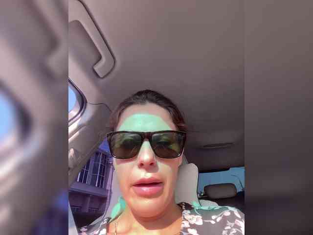 Lovelygirls1 webcam