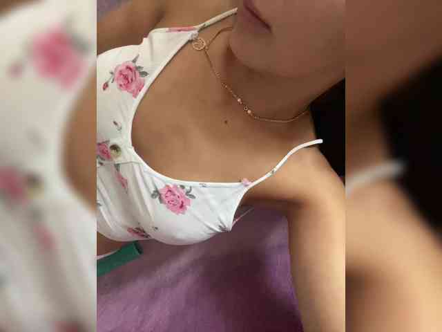 Lovelygirls1 webcam