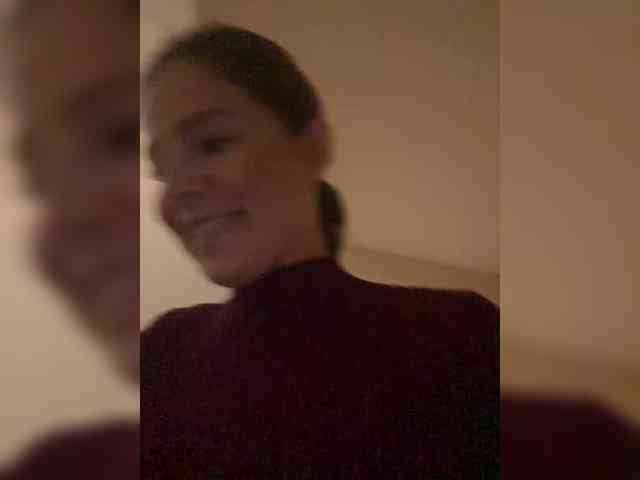 Lovelygirls1 webcam